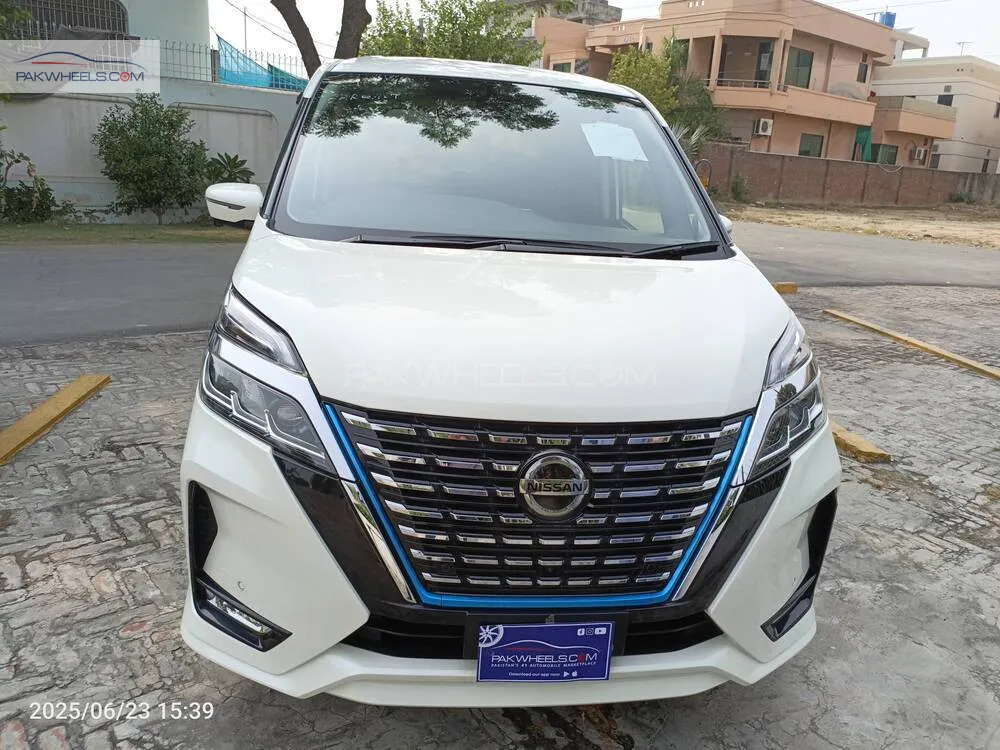 Nissan Serena 2020 for Sale in Gujranwala Image-1