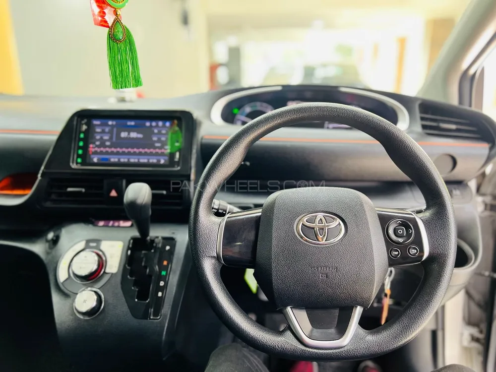 Steering Wheel Image-1