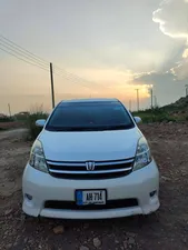 Toyota ISIS Platana 2008 for Sale