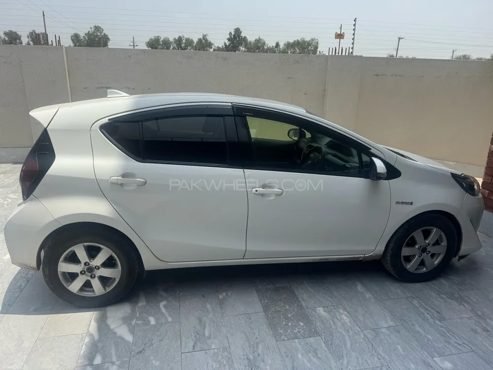 Toyota Aqua 2018 for Sale in Faisalabad Image-1