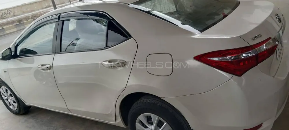Toyota Corolla 2016 for Sale in Karachi Image-1
