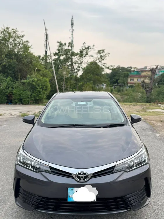 Toyota Corolla 2018 for Sale in Islamabad Image-1