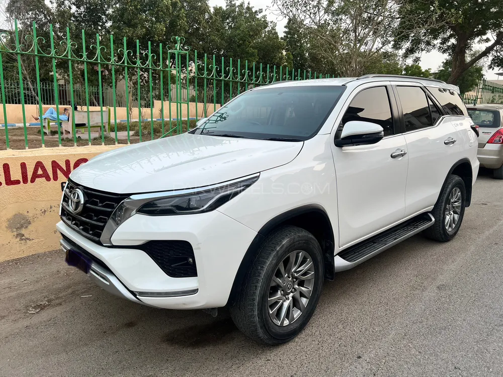 Toyota Fortuner 2021 for Sale in Karachi Image-1
