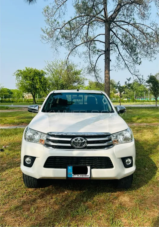 Toyota Hilux 2019 for Sale in Islamabad Image-1