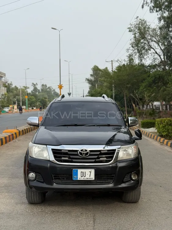 Toyota Hilux 2015 for Sale in Sargodha Image-1