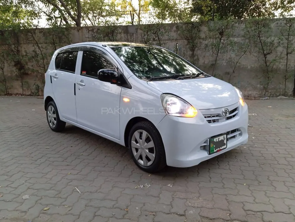Toyota Pixis Epoch 2012 for Sale in Lahore Image-1