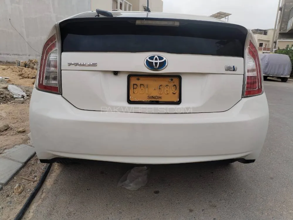 Toyota Prius 2011 for Sale in Karachi Image-1