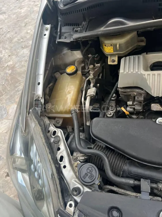 Toyota Prius 2010 for Sale in Peshawar Image-1