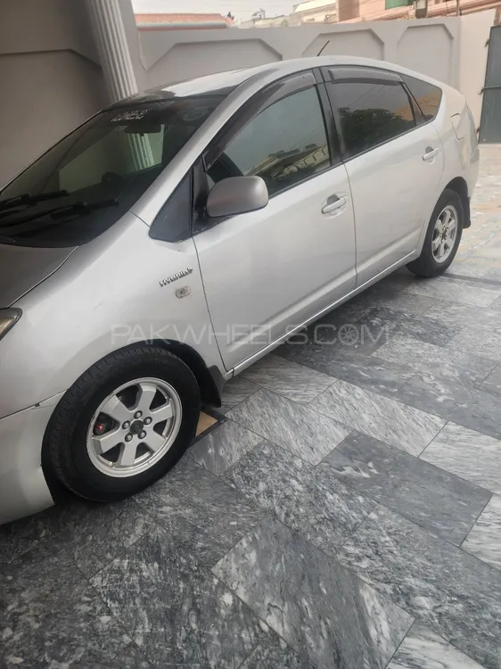 Toyota Prius 2011 for Sale in Lala musa Image-1
