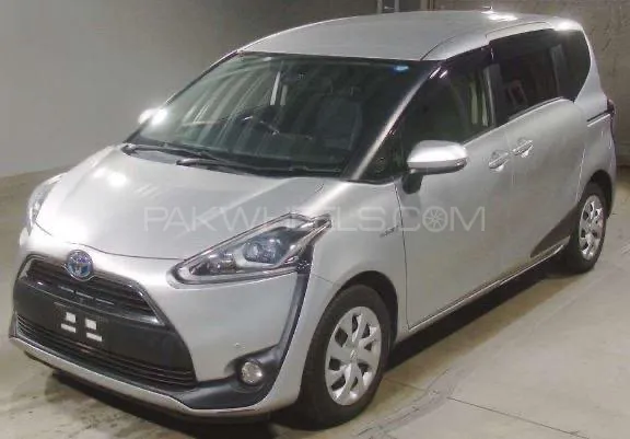 Toyota Sienta 2025 for Sale in Karachi Image-1