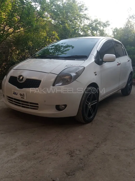 Toyota Vitz 2005 for Sale in Peshawar Image-1