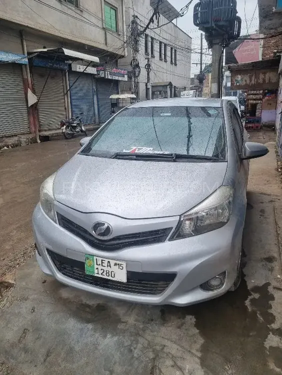 Toyota Vitz 2011 for Sale in Sialkot Image-1
