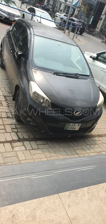 Toyota Vitz 2011 for Sale in Lahore Image-1