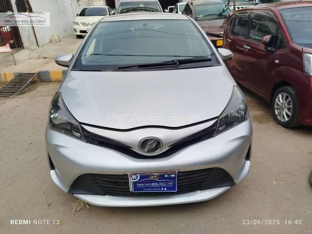 Toyota Vitz 2014 for Sale in Karachi Image-1