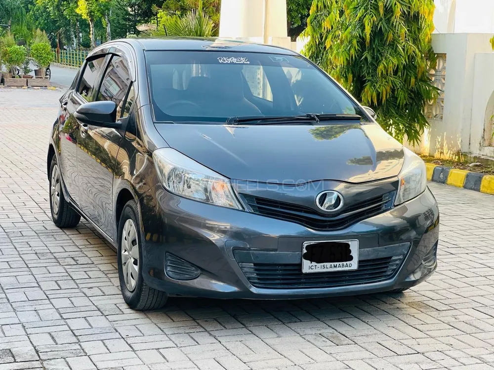 Toyota Vitz 2012 for Sale in Islamabad Image-1