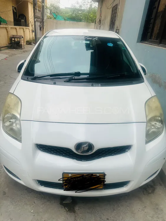 Toyota Vitz 2012 for Sale in Lahore Image-1