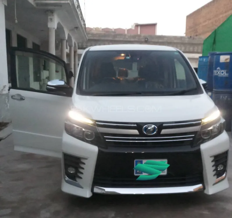 ٹویوٹا ووکسی 2016 for Sale in پشاور Image-1