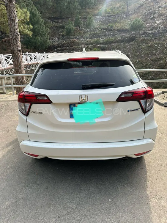 Honda Vezel 2017 for Sale in Peshawar Image-1