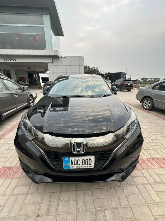 Honda Vezel 2017 for Sale in Lahore Image-1