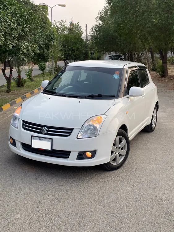 Suzuki Swift 2010 for Sale in Lahore Image-1
