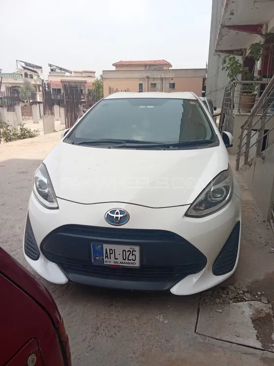Toyota Aqua 2019 for Sale in Islamabad Image-1