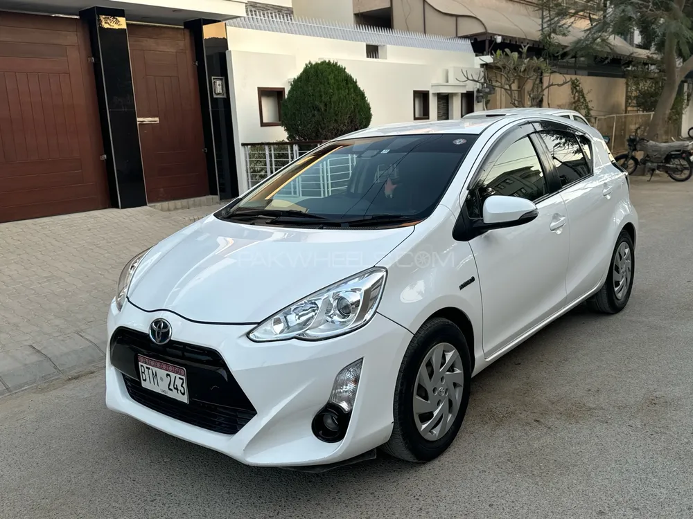 Toyota Aqua 2017 for Sale in Karachi Image-1