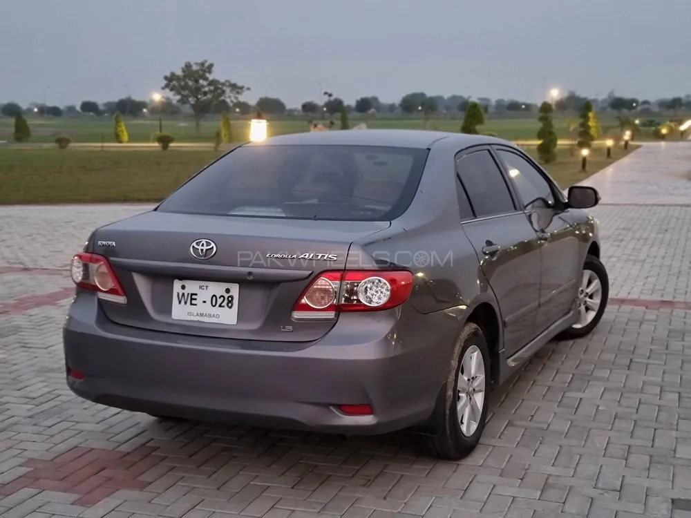 Toyota Corolla 2012 for Sale in Islamabad Image-1