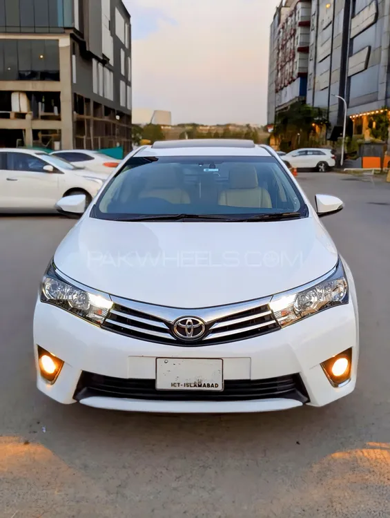 Toyota Corolla 2017 for Sale in Islamabad Image-1