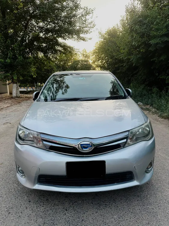 Toyota Corolla Axio 2013 for Sale in Peshawar Image-1