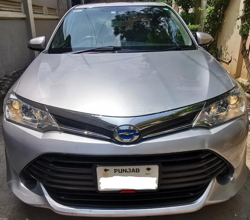 Toyota Corolla Axio 2017 for Sale in Lahore Image-1