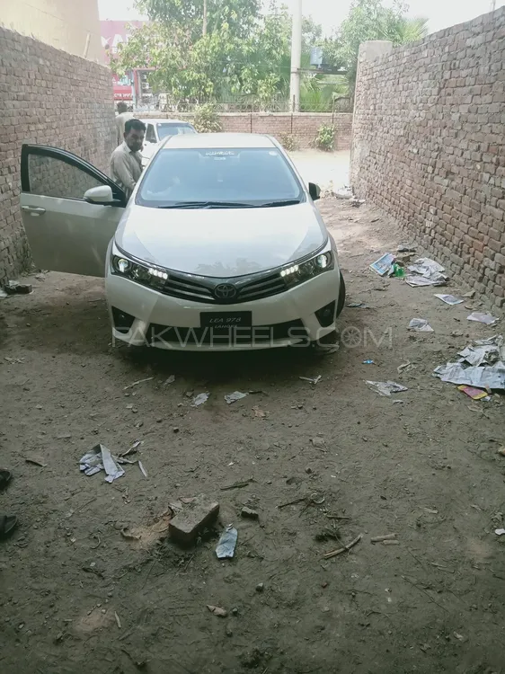 Toyota Corolla 2015 for Sale in Faisalabad Image-1
