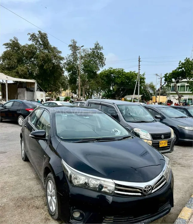 Toyota Corolla 2015 for Sale in Karachi Image-1