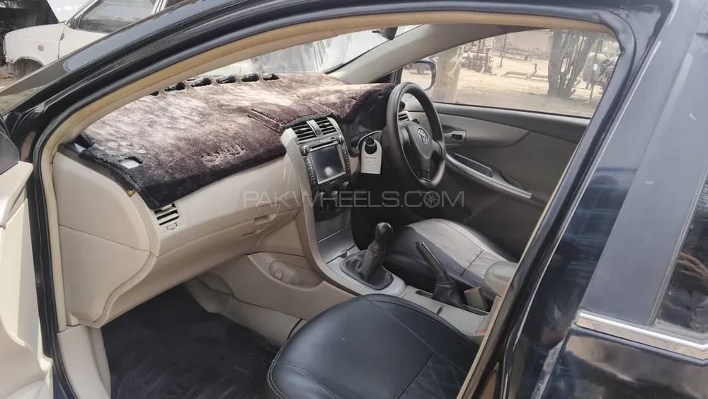 Toyota Corolla 2011 for Sale in Chichawatni Image-1
