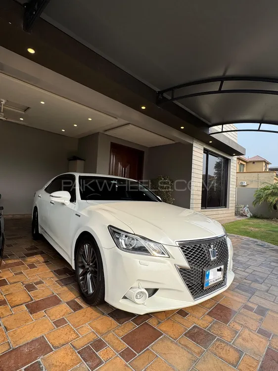 Toyota Crown 2015 for Sale in Lahore Image-1