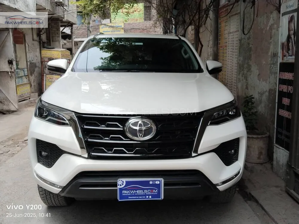 ٹویوٹا فورچیونر 2023 for Sale in لاہور Image-1