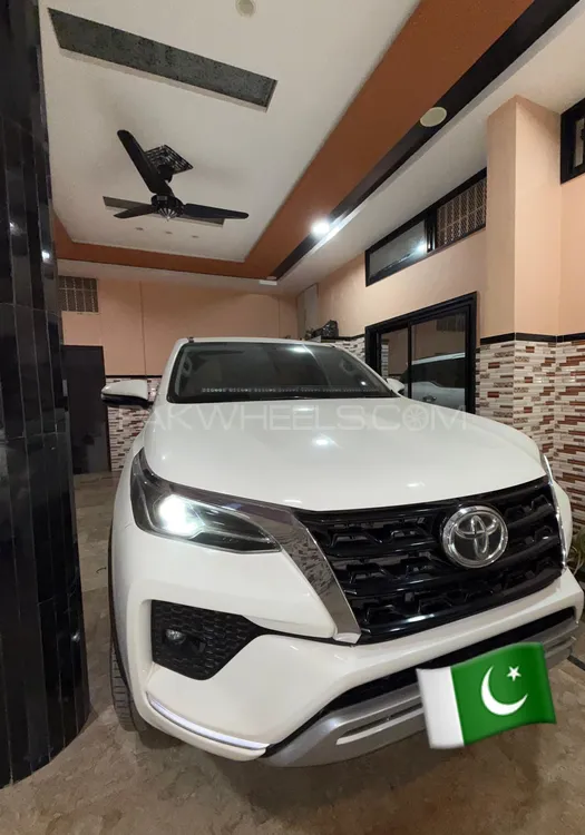 Toyota Fortuner 2021 for Sale in Karachi Image-1