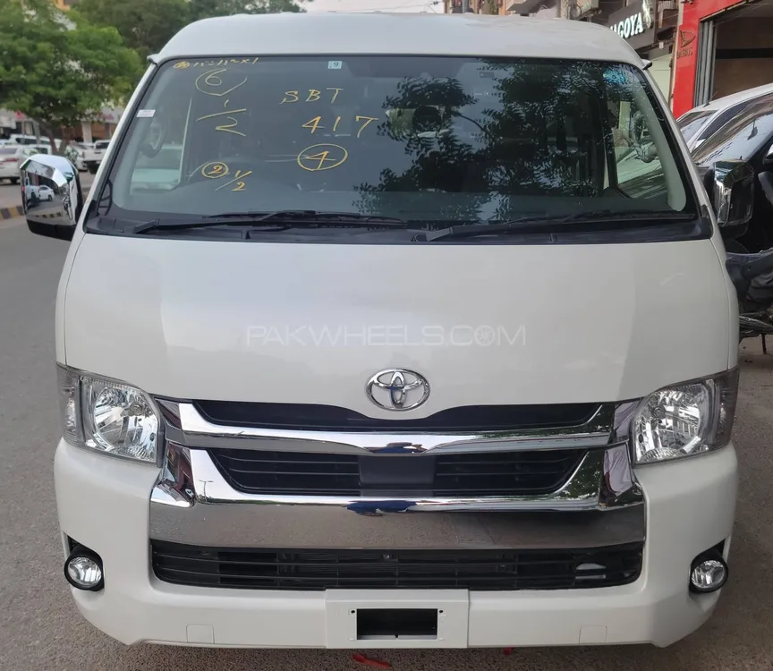 Toyota Hiace 2020 for Sale in Karachi Image-1