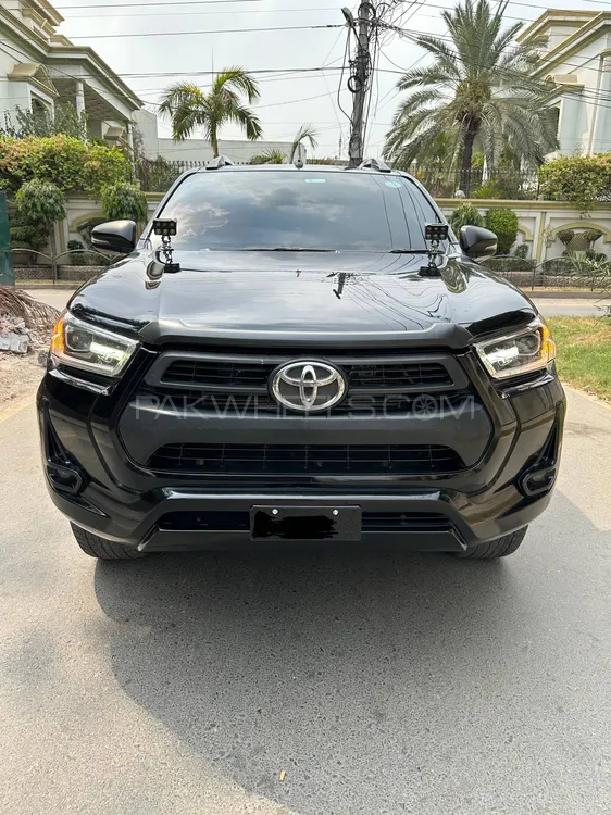 Toyota Hilux 2021 for Sale in Faisalabad Image-1