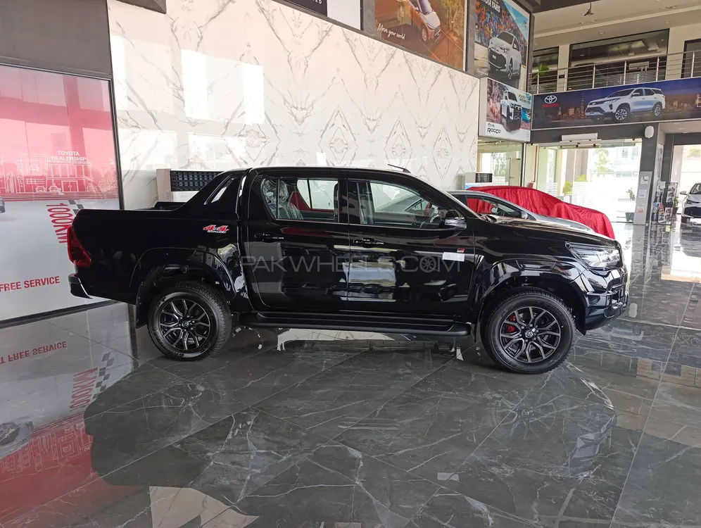 Toyota Hilux 2025 for Sale in Gujrat Image-1