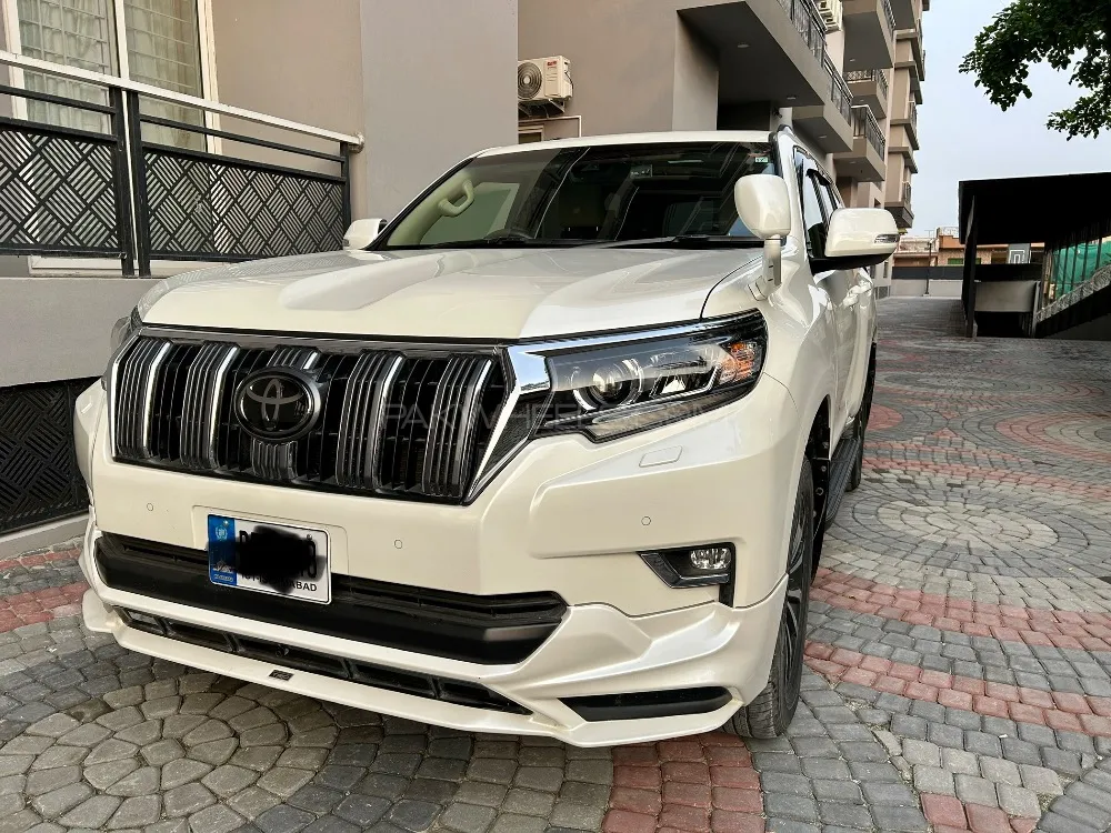 Toyota Prado 2017 for Sale in Islamabad Image-1