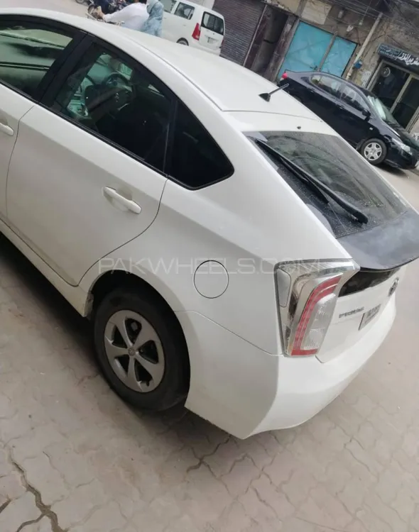 Toyota Prius 2013 for Sale in Sialkot Image-1