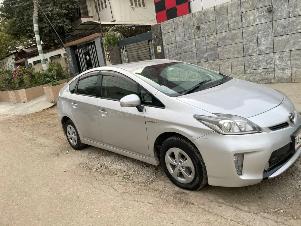Toyota Prius 2013 for Sale in Karachi Image-1