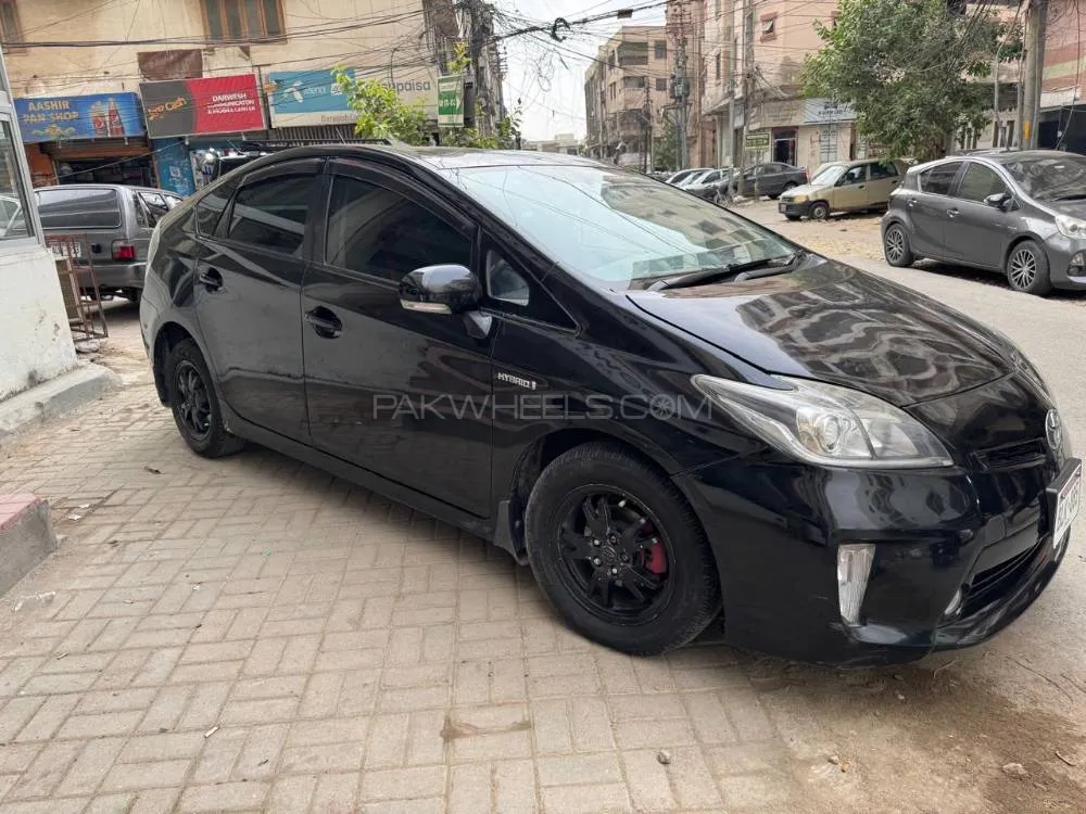 Toyota Prius 2014 for Sale in Karachi Image-1