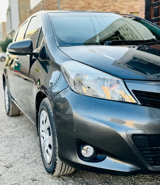 Toyota Vitz 2011 for Sale in Quetta Image-1
