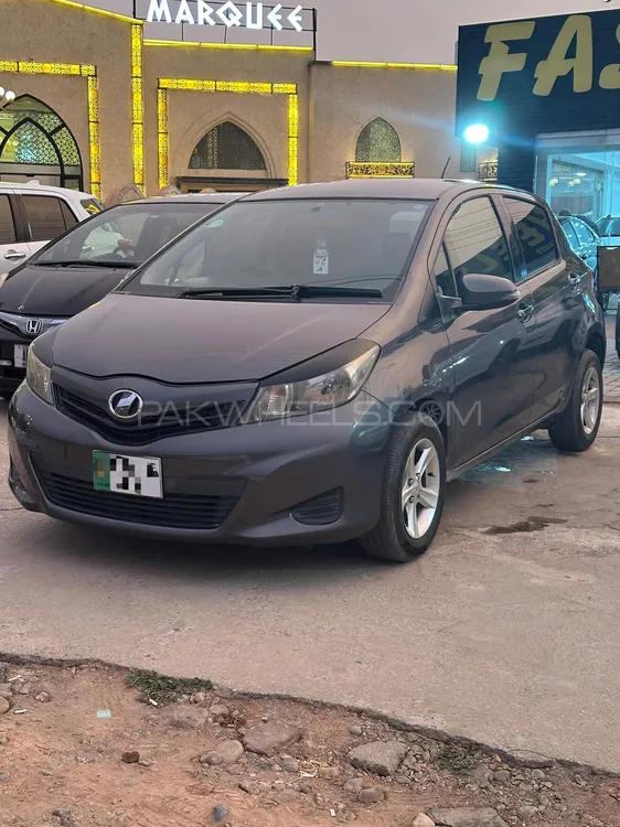 Toyota Vitz 2012 for Sale in Islamabad Image-1
