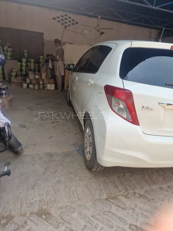 Toyota Vitz 2013 for Sale in Multan Image-1