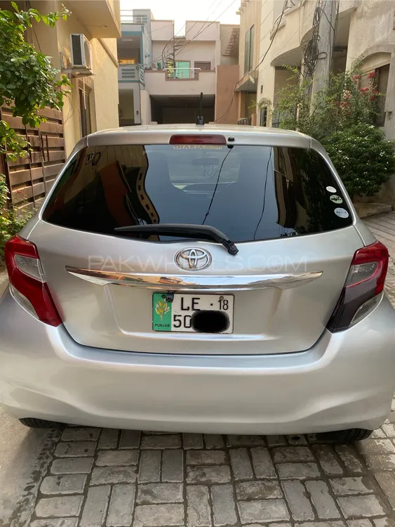 Toyota Vitz 2015 for Sale in Sialkot Image-1