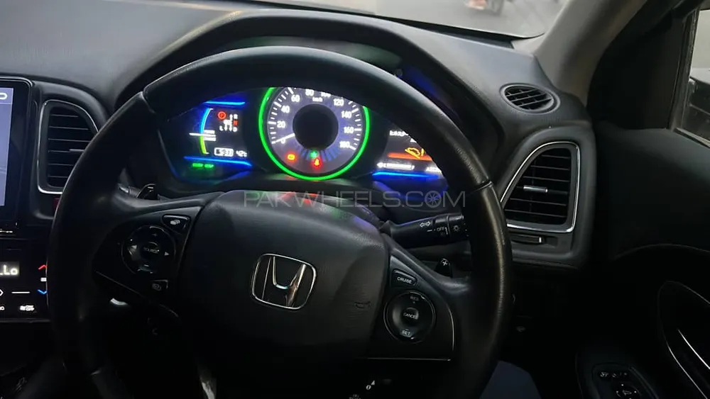 Honda Vezel 2014 for Sale in Faisalabad Image-1
