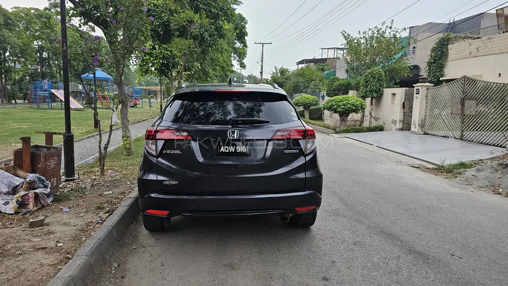 Honda Vezel 2014 for Sale in Lahore Image-1