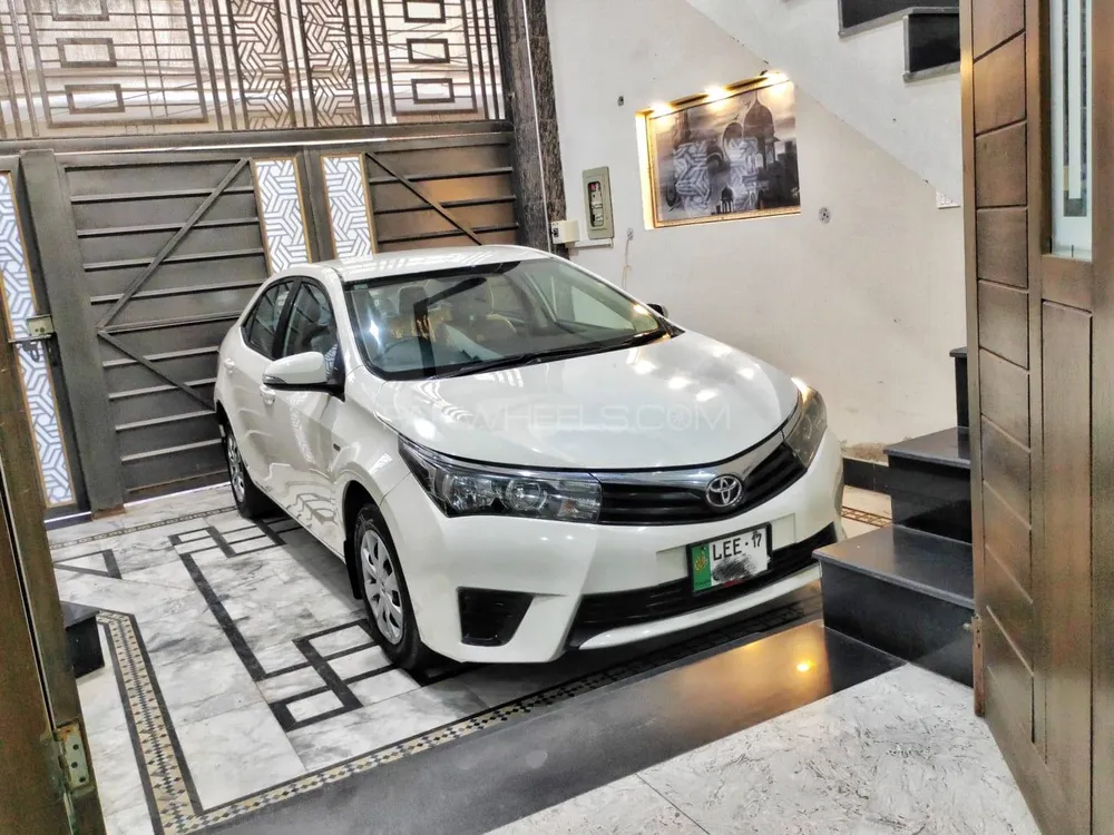 Toyota Corolla 2017 for Sale in Sargodha Image-1